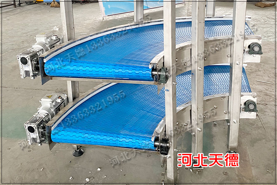 輸送機(jī)